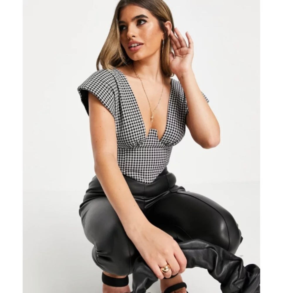 Shoulder Corset Plunge Top